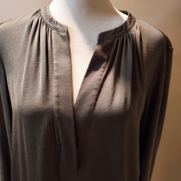 Vince Dusty Olive Long Sleeve Satin/Jersey Blouse Size Med - Picture 2 of 11